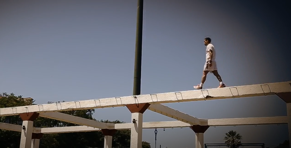 Equilíbrio elevado no pórtico